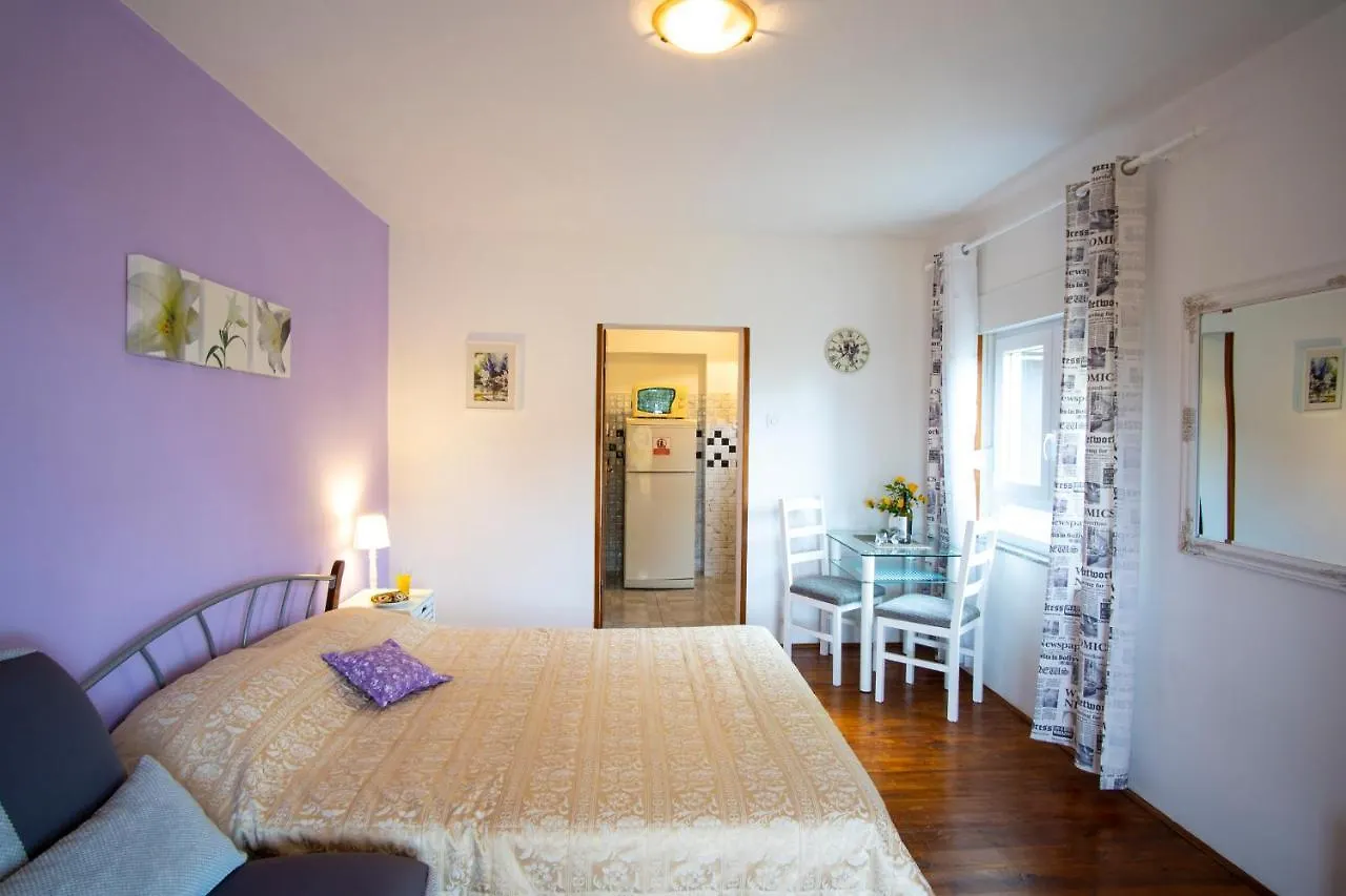 Apartman Luka Fazana 0*,  Croatia